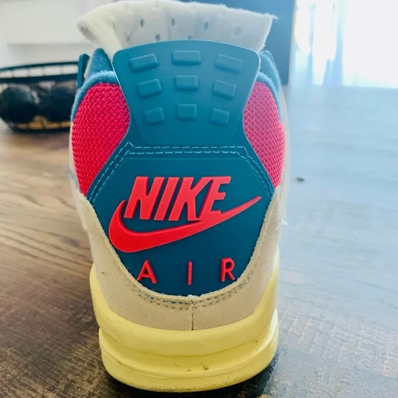 Jordan Retro 4 - Picture 3 of 5